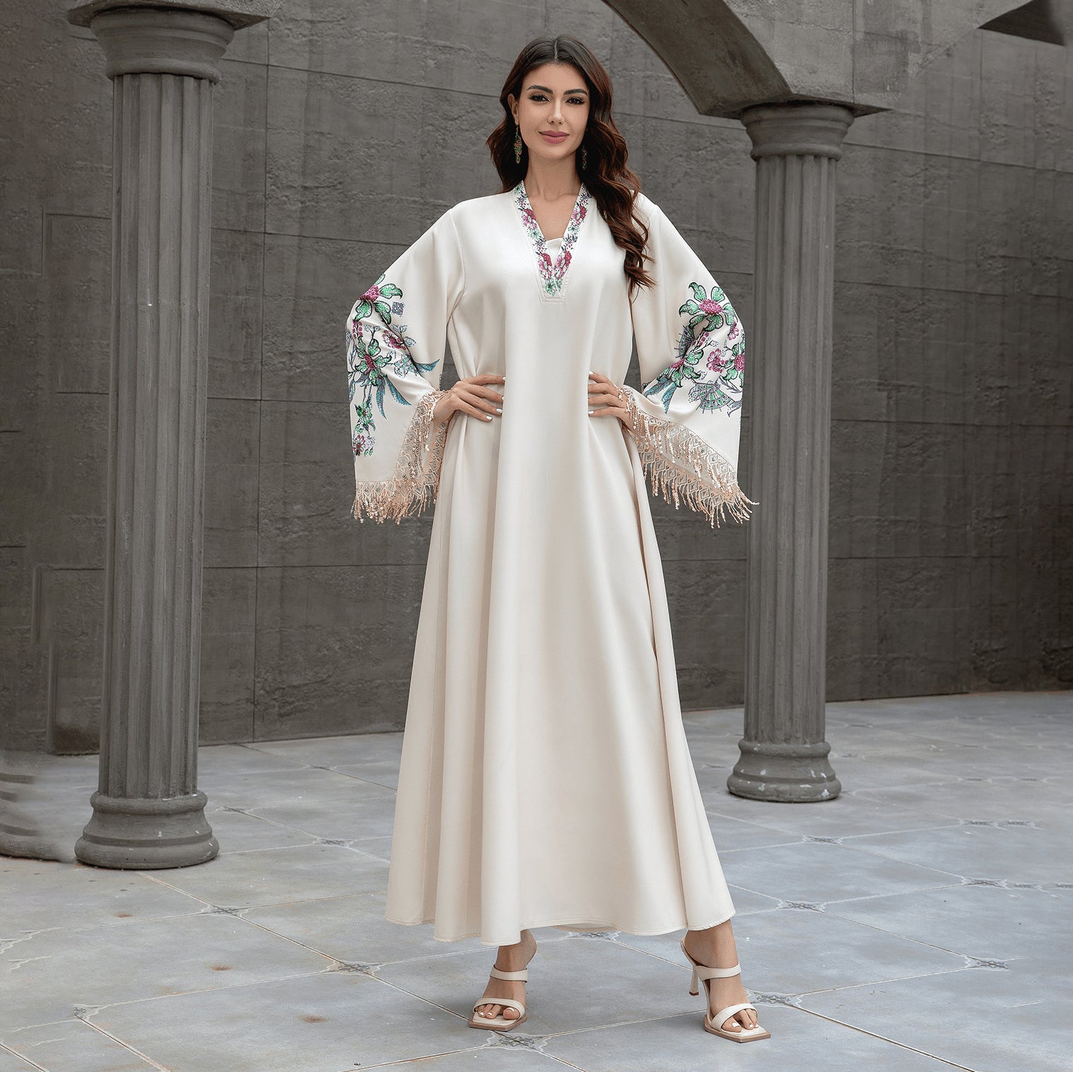 V-Neck Embroidered Tassel Arabic Abaya Dress V-Neck Embroidered Tassel Arabic Abaya Dress