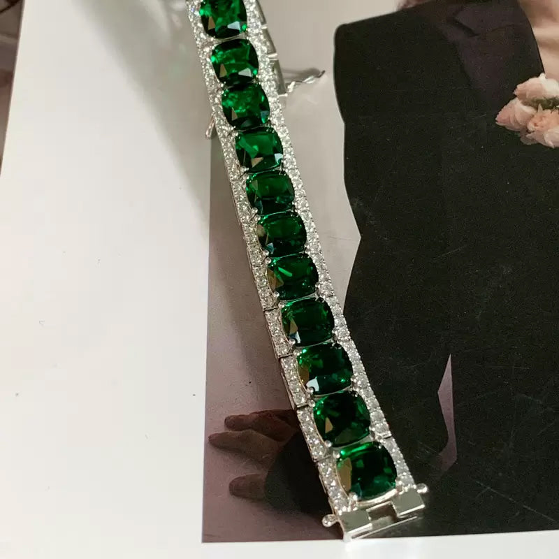 23.55ct Round & Cushion Cut White & Green Sapphire Bracelet