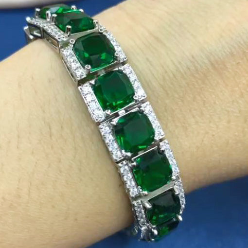 23.55ct Round & Cushion Cut White & Green Sapphire Bracelet