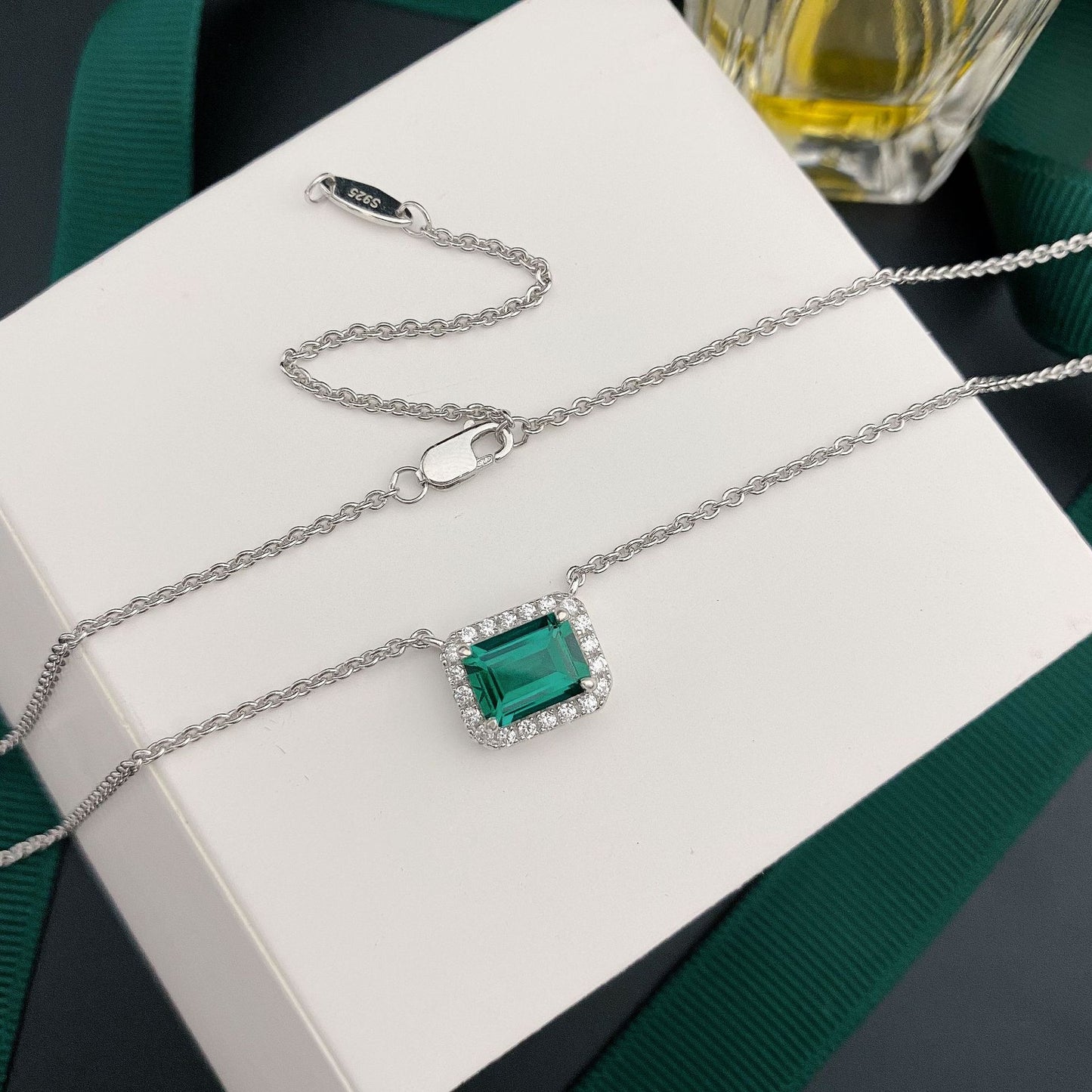 2ct Emerald Cut Emerald  Link Chain Necklace