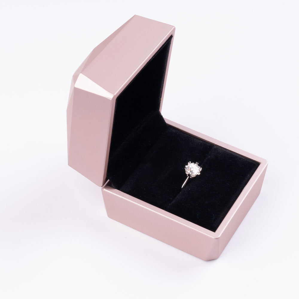 Stunna Lady 1CT Snowflake Classic Moissanite Ring