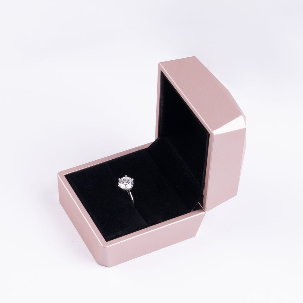 Stunna Lady 1CT 2CT Simple Solitaire Moissanite Ring