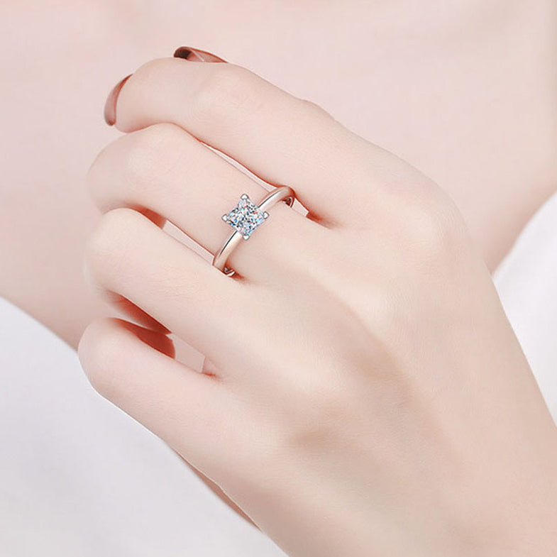 Stunna Lady 1CT 2CT Princess Cut Solitaire Moissanite Ring